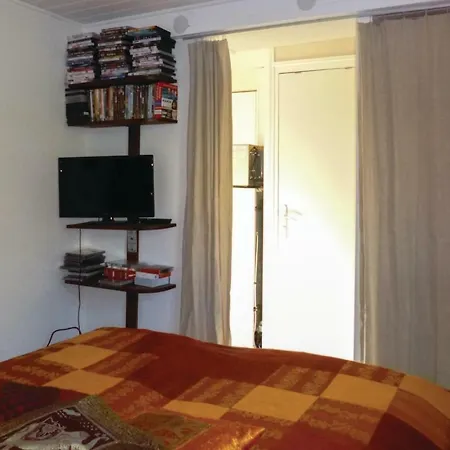 Two-bedroom Holiday In Moulines *