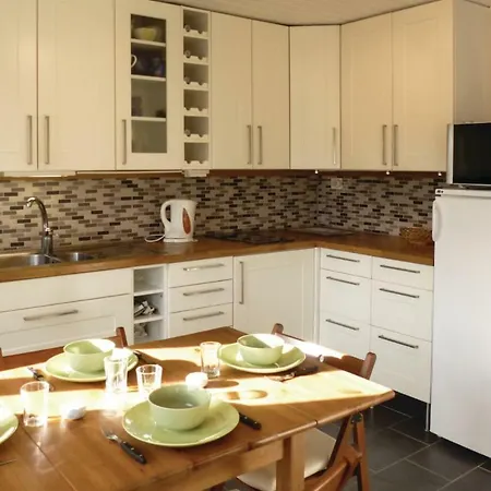 Two-bedroom Holiday In Moulines *