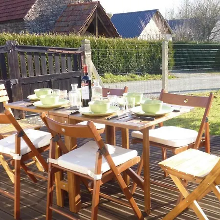 Two-bedroom Holiday In Moulines * Moulines (Manche)